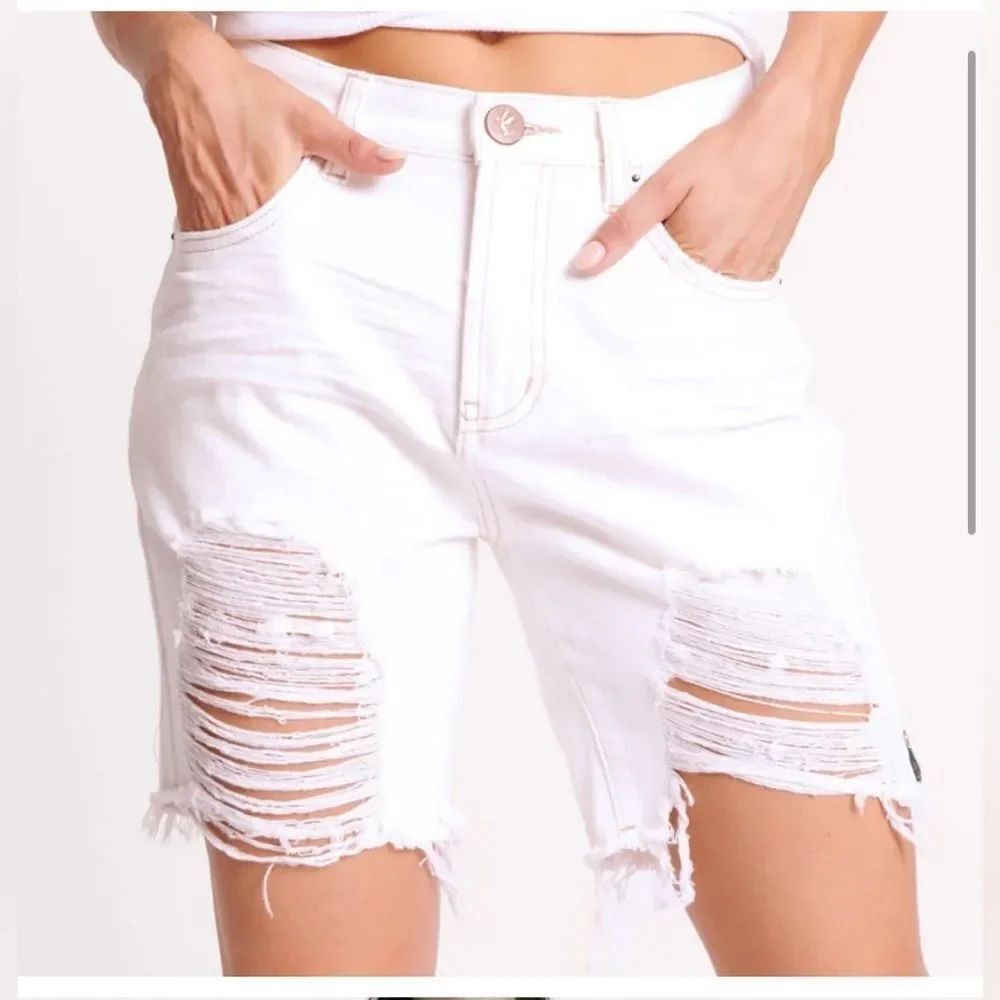 One Teaspoon Stevies Long Length Boyfriend white DenimâShorts. 25 NWT